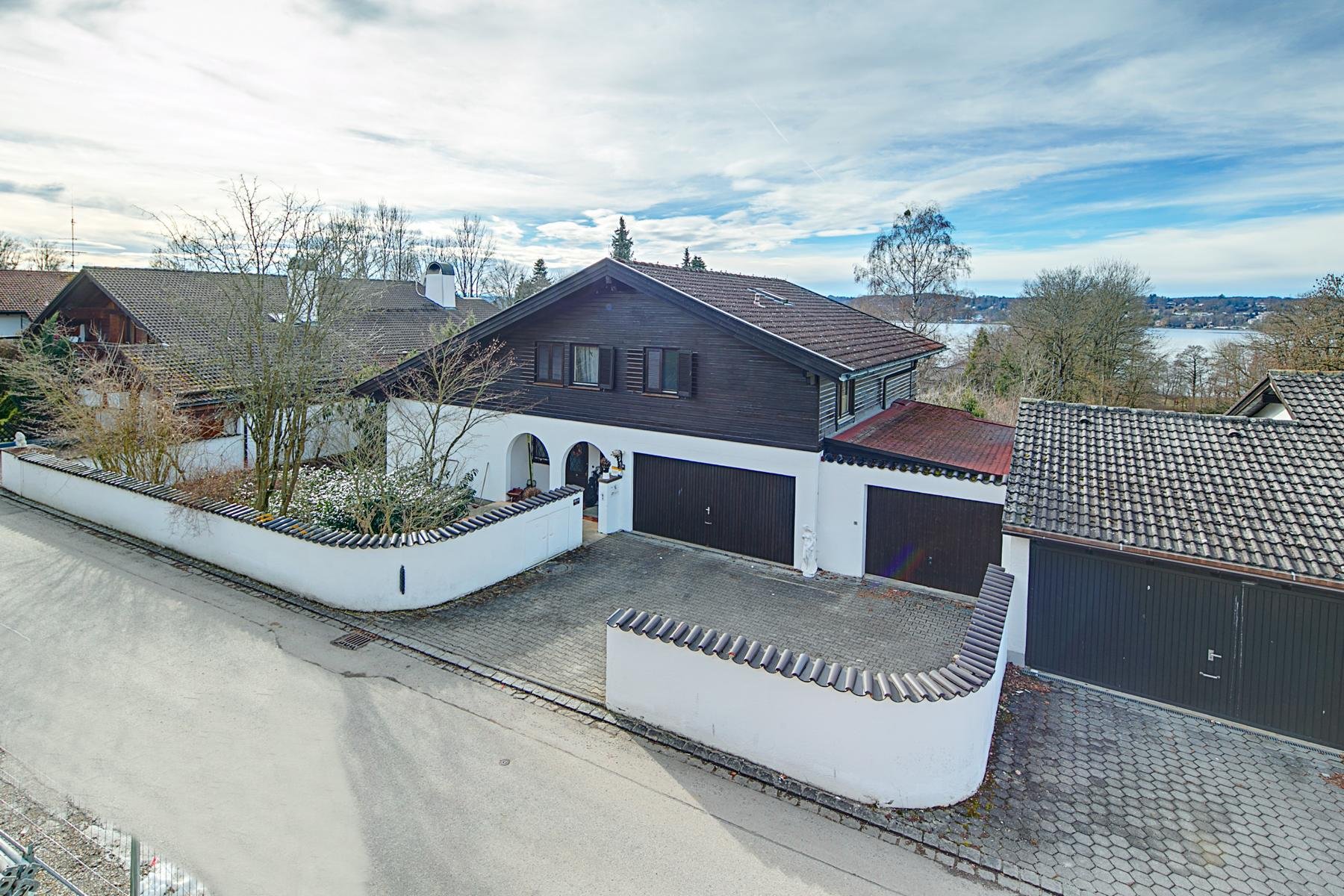 780183AE-08D4-3246-AF4C-F5BE8F68FEF6