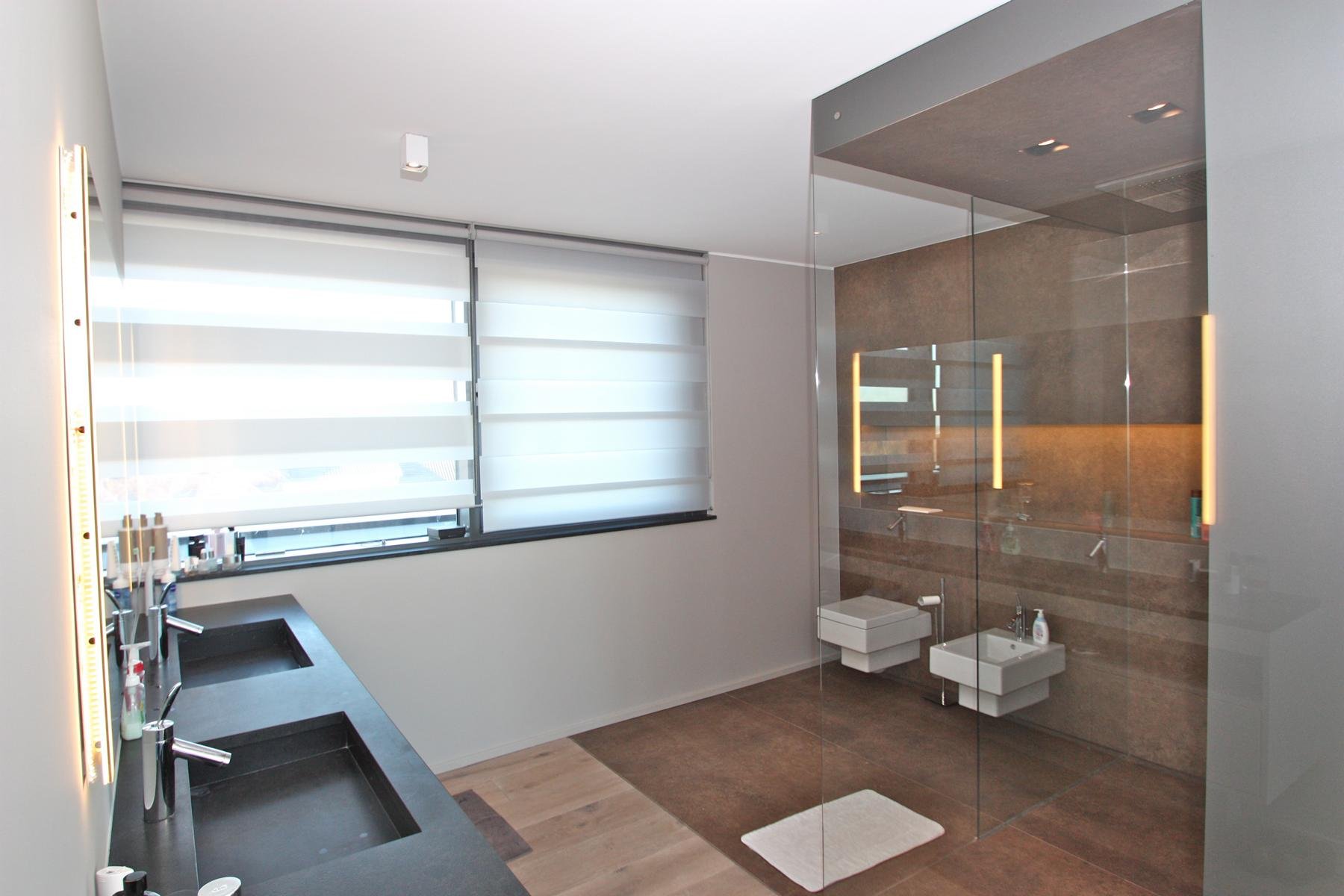 AC4EAD3D-F94C-37D7-84E8-17776E53DE06