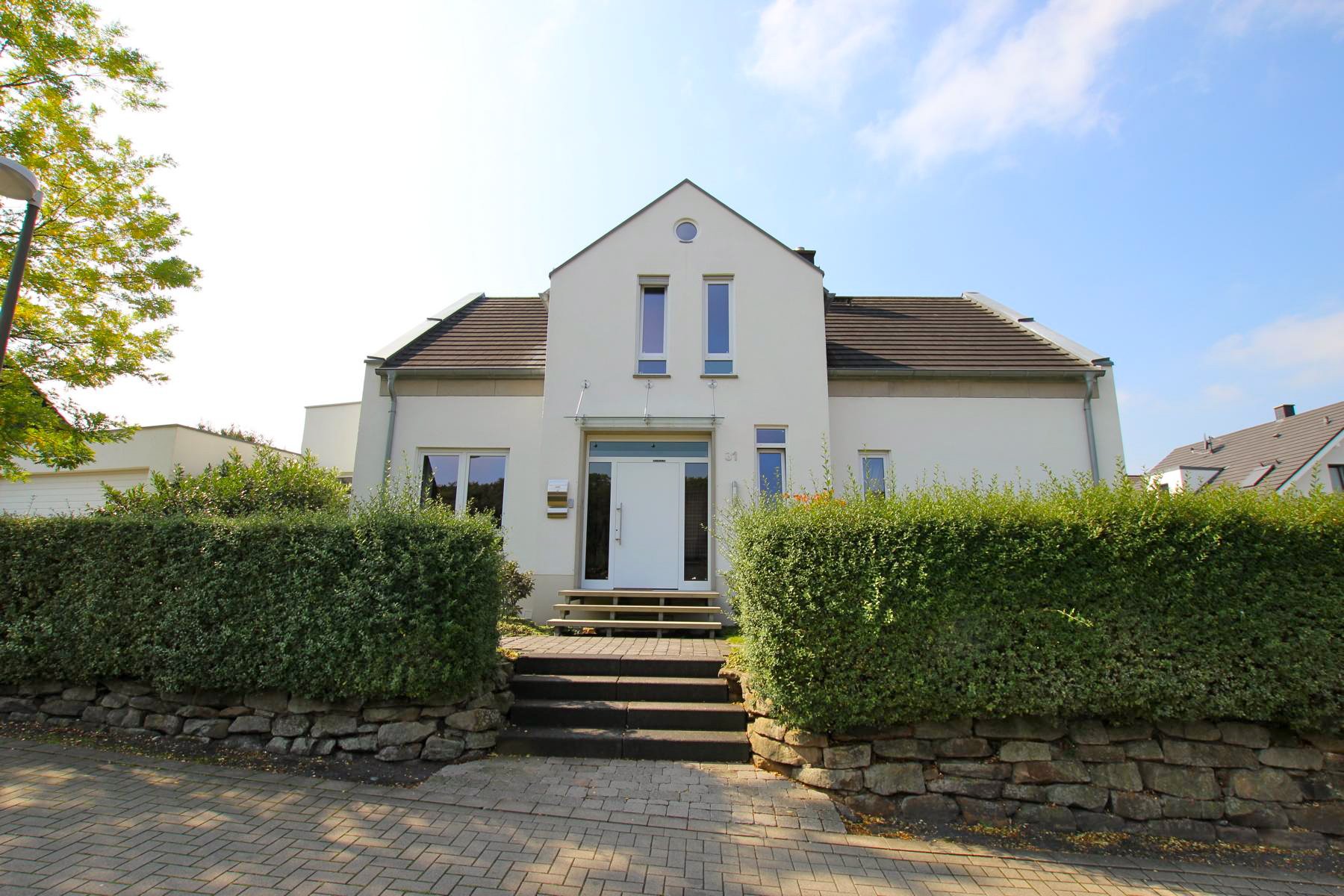 D4195078-E986-3F3C-A245-F0C378CEC3EC