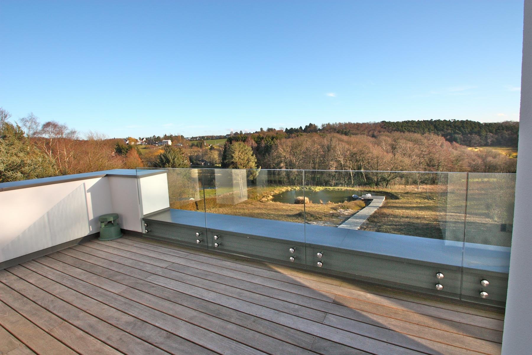 DAC925A7-9BF8-34CE-8B14-FE3AD36421AA